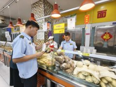 <b>正在佳乐家超市生鲜区</b>