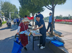<b>们通过吊挂、设置法令征询宣传材料、现场答疑</b>